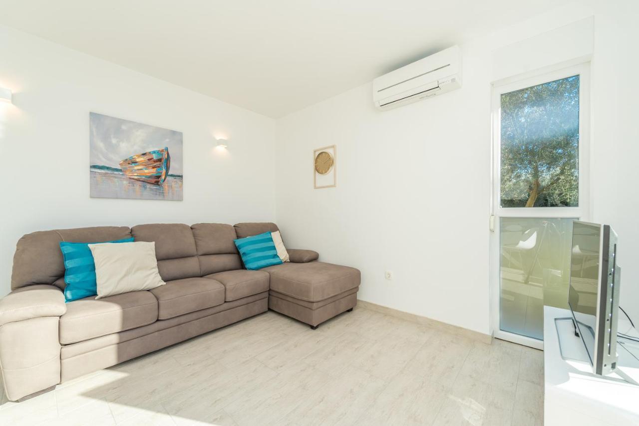 Villa Amfora - First Row By The Sea 비빈제 외부 사진
